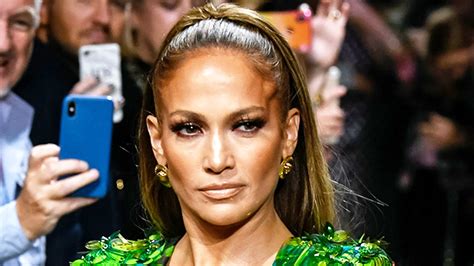 jennifer lopez green plunge dress